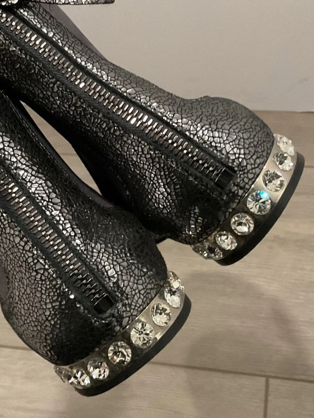 MIU MIU Crackled Silver Metallic Leather Crystal Heel Ankle Boots Sz EU 37